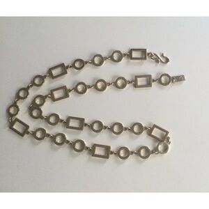 Elegant Gold Geometric Necklace